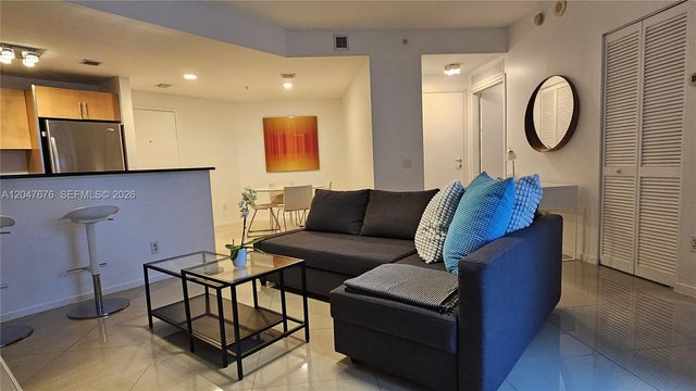 300 S Biscayne Blvd # 2905, Miami FL 33131