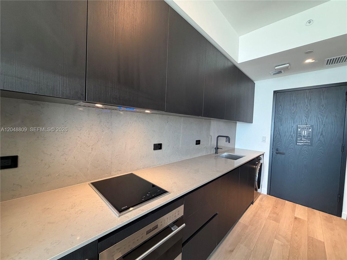 20 NE 11th # 2703B, Miami FL 33132