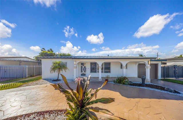 490 W 33rd Pl, Hialeah FL 33012