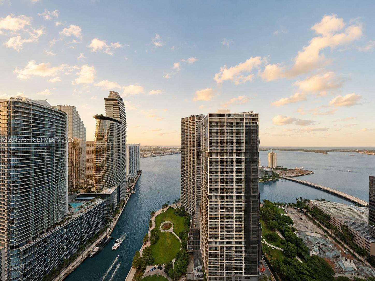 77 SE 5th Street, Miami FL 33131