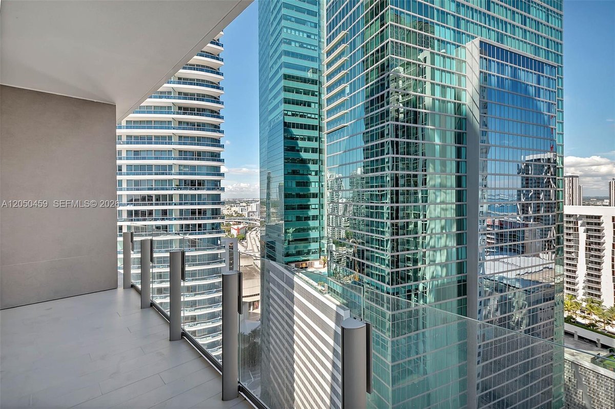 300 Biscayne Boulevard Way # 3008W, Miami FL 33131
