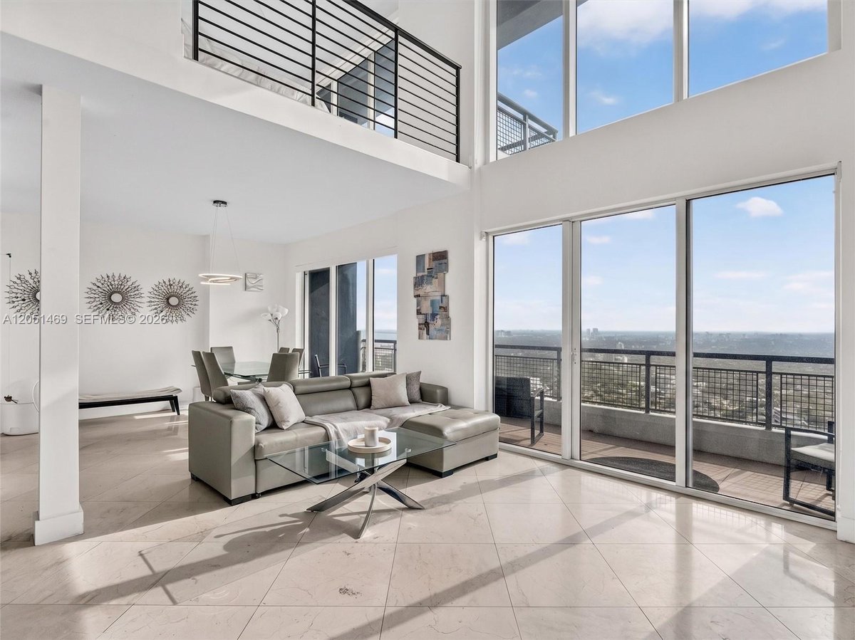 60 SW 13th St # 4205, Miami FL 33130