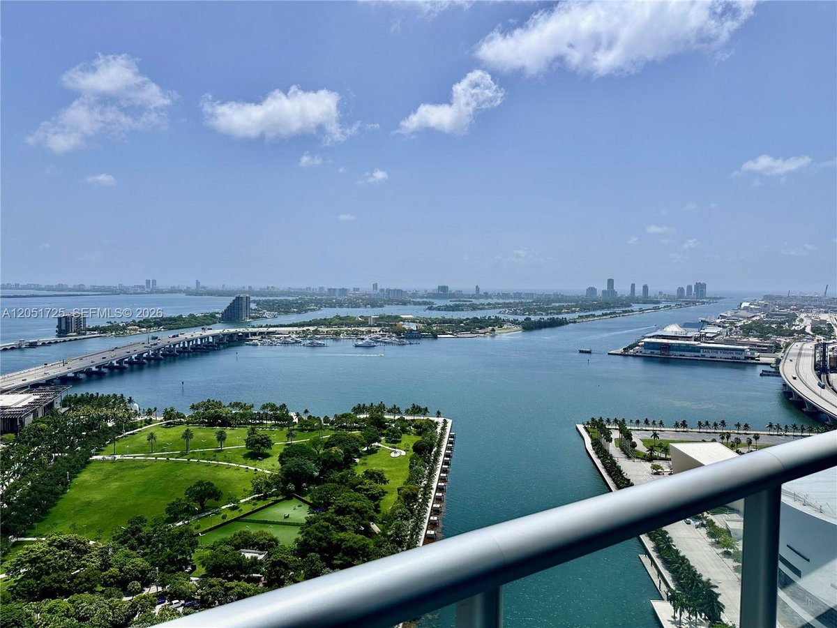 888 Biscayne Blvd # 3611, Miami FL 33132