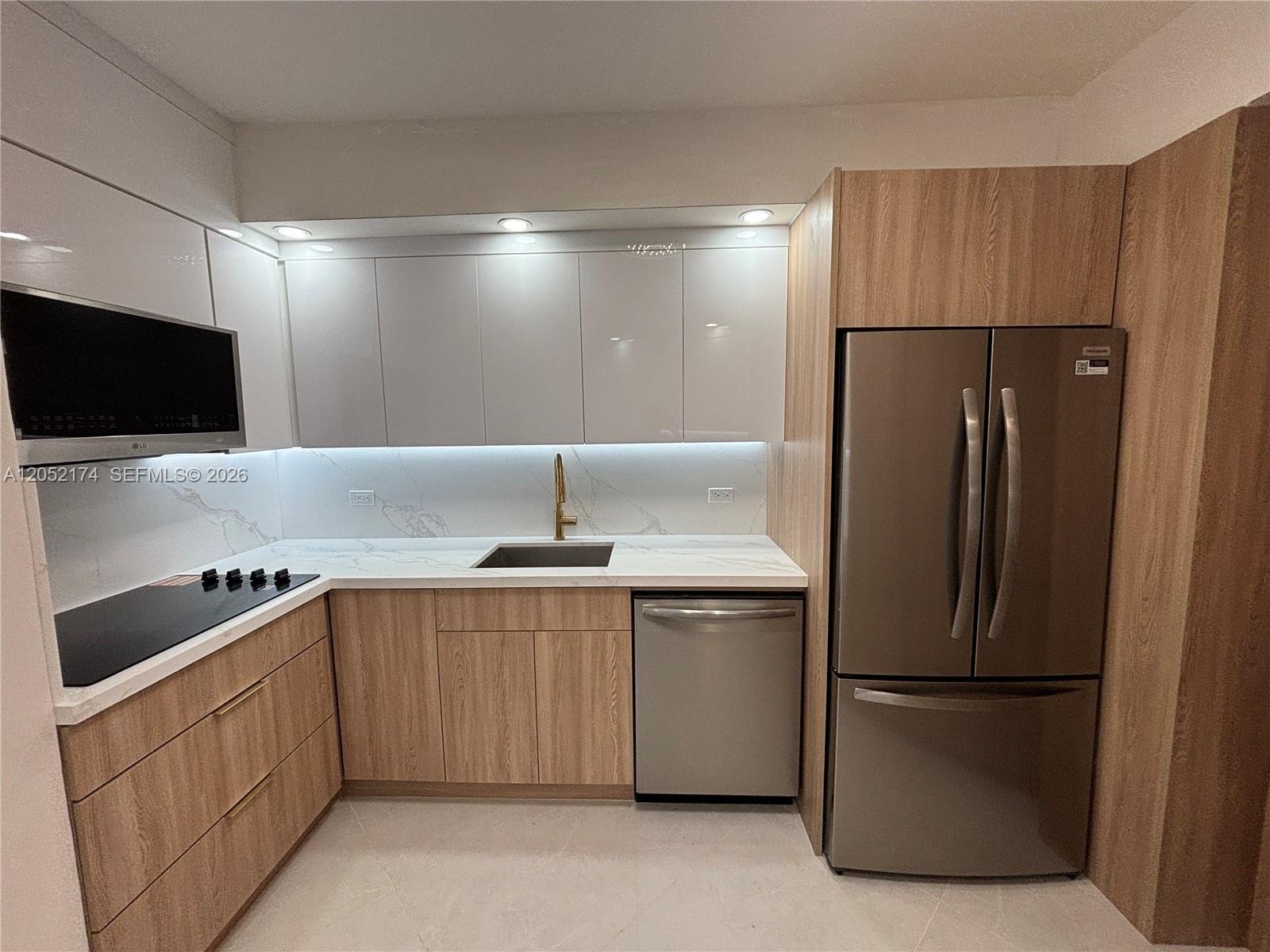 999 Brickell Bay Dr # 1904, Miami FL 33131