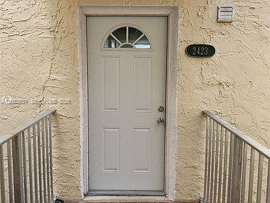 10000 NW 80th Ct # 2423, Hialeah Gardens FL 33016