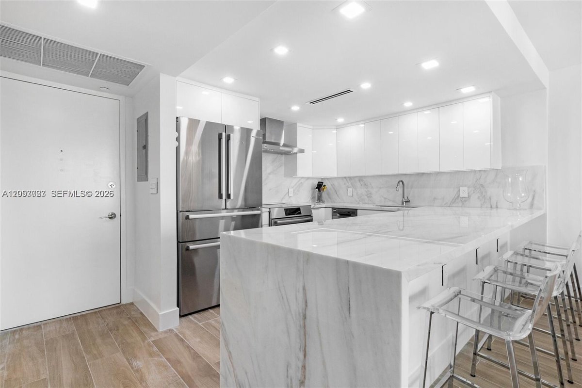 5701 Collins Ave # 1707, Miami Beach FL 33140