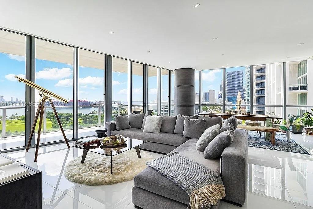1100 Biscayne Blvd # 1501, Miami FL 33132