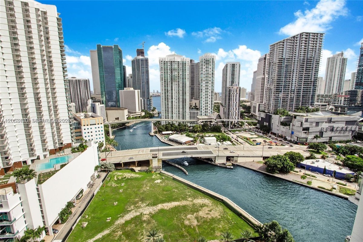 92 SW 3rd St # 2510, Miami FL 33130
