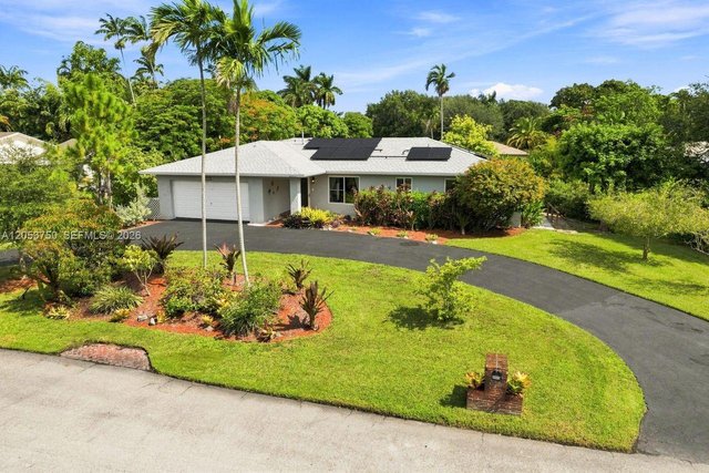 8445 SW 181st Ter, Palmetto Bay FL 33157