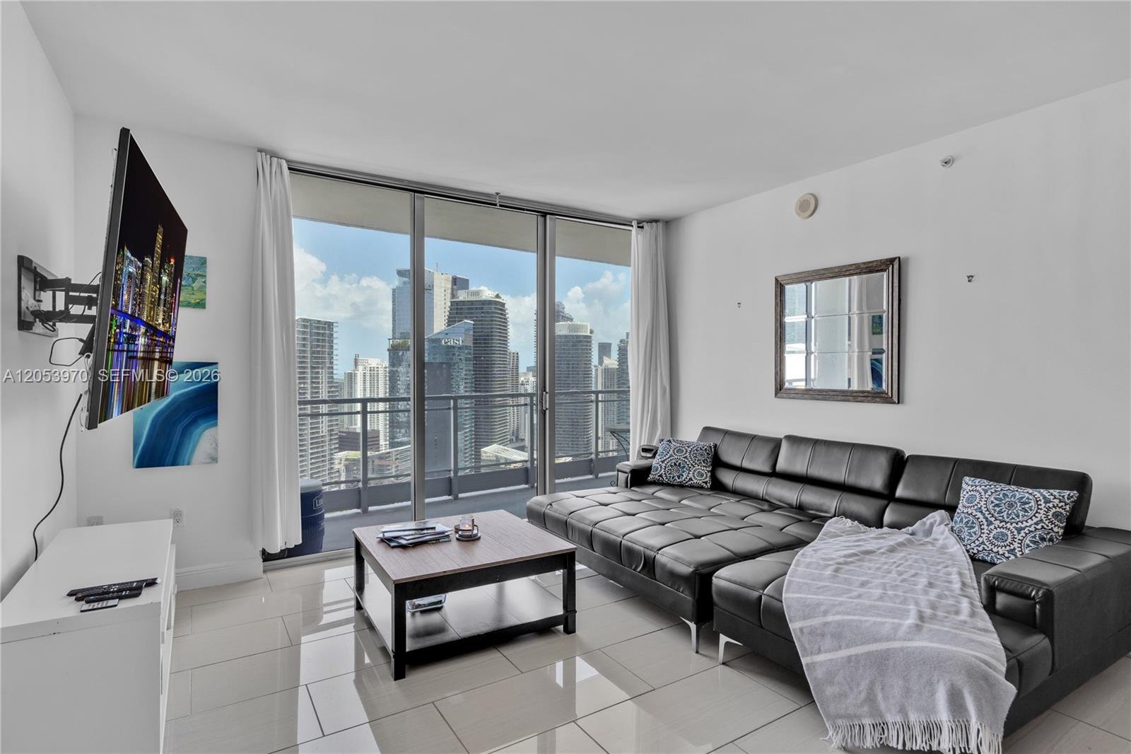 90 SW 3rd St # 4403, Miami FL 33130