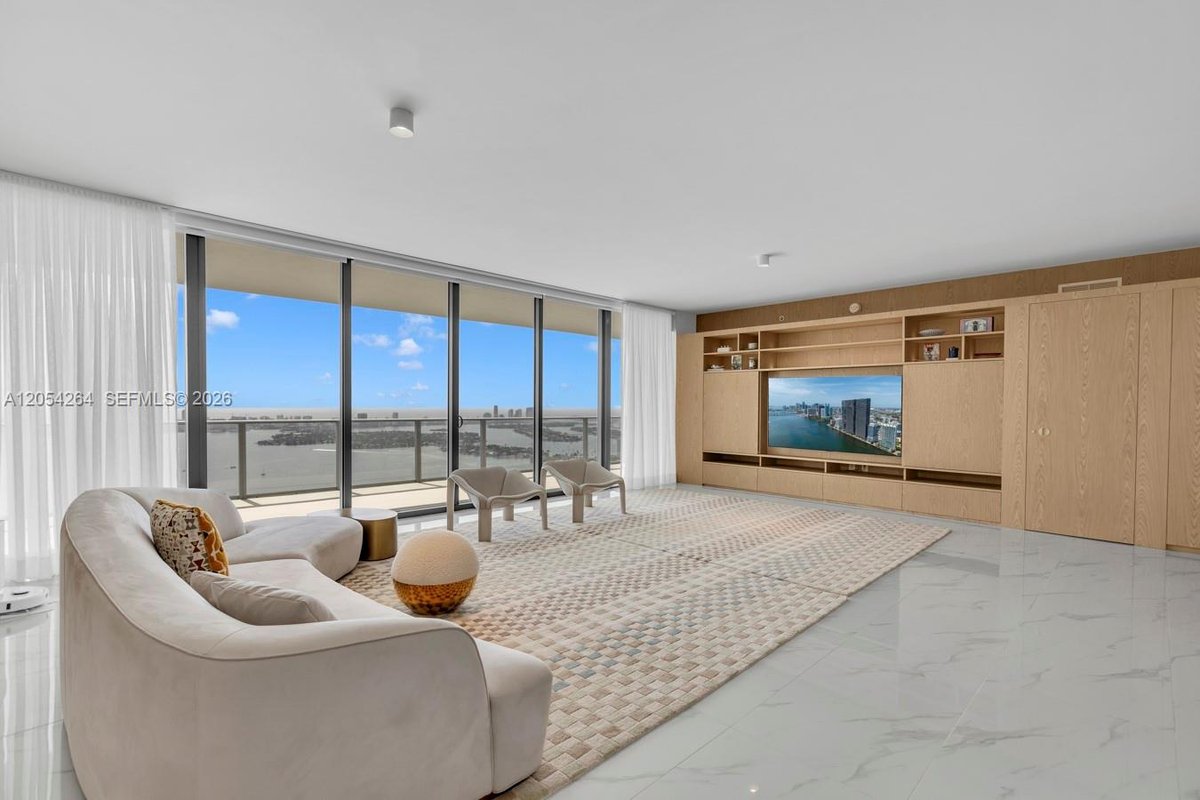 700 NE 24th St # 5502, Miami FL 33137