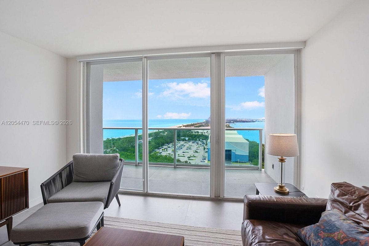 100 Bayview Dr # 2125, Sunny Isles Beach FL 33160