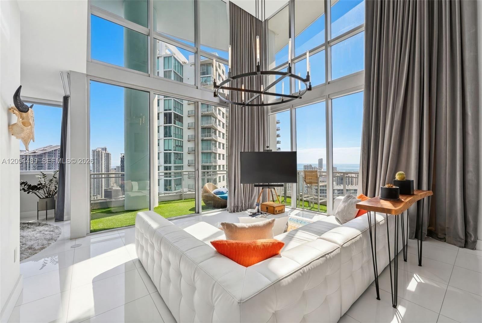 90 SW 3rd St # 12, Miami FL 33130