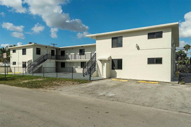 4037 SW 65th Ave # 2, South Miami FL 33155