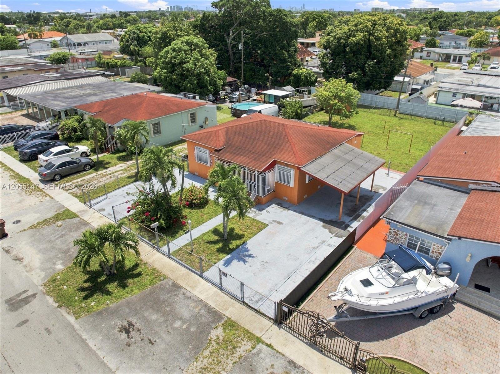 636 E 48th St, Hialeah FL 33013