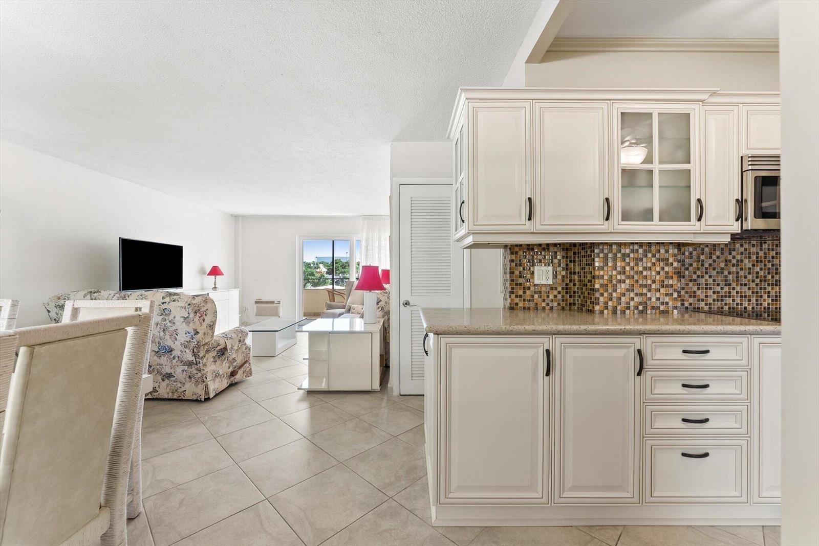 220 Kings Point Drive # 210, Sunny Isles Beach FL 33160