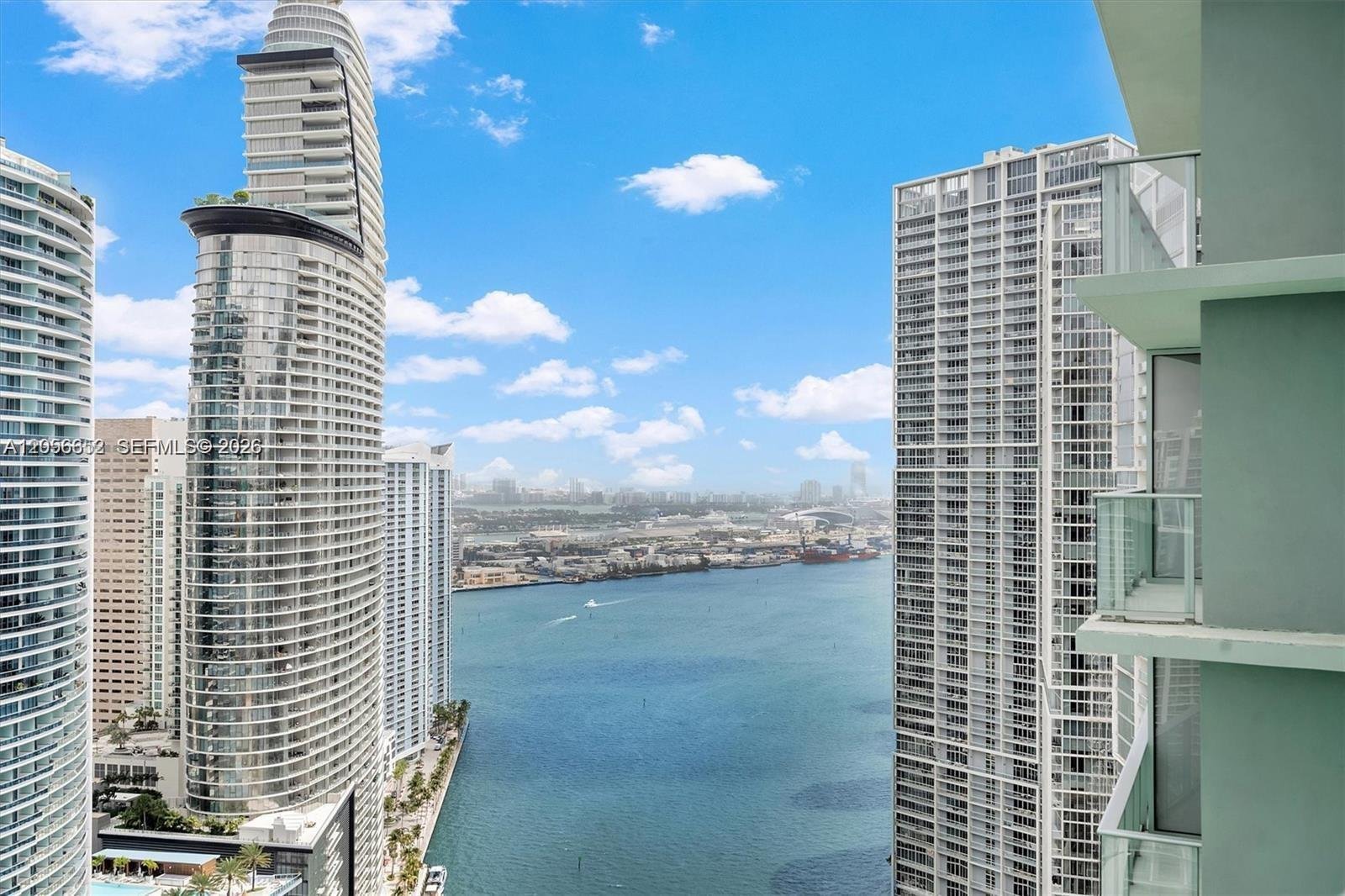 77 SE 5th St # 4106, Miami FL 33131