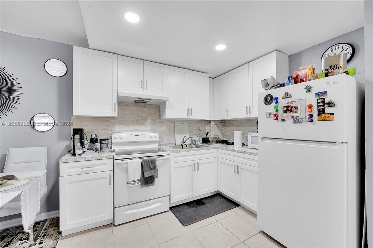 1851 NE 168th St # A8, North Miami Beach FL 33162