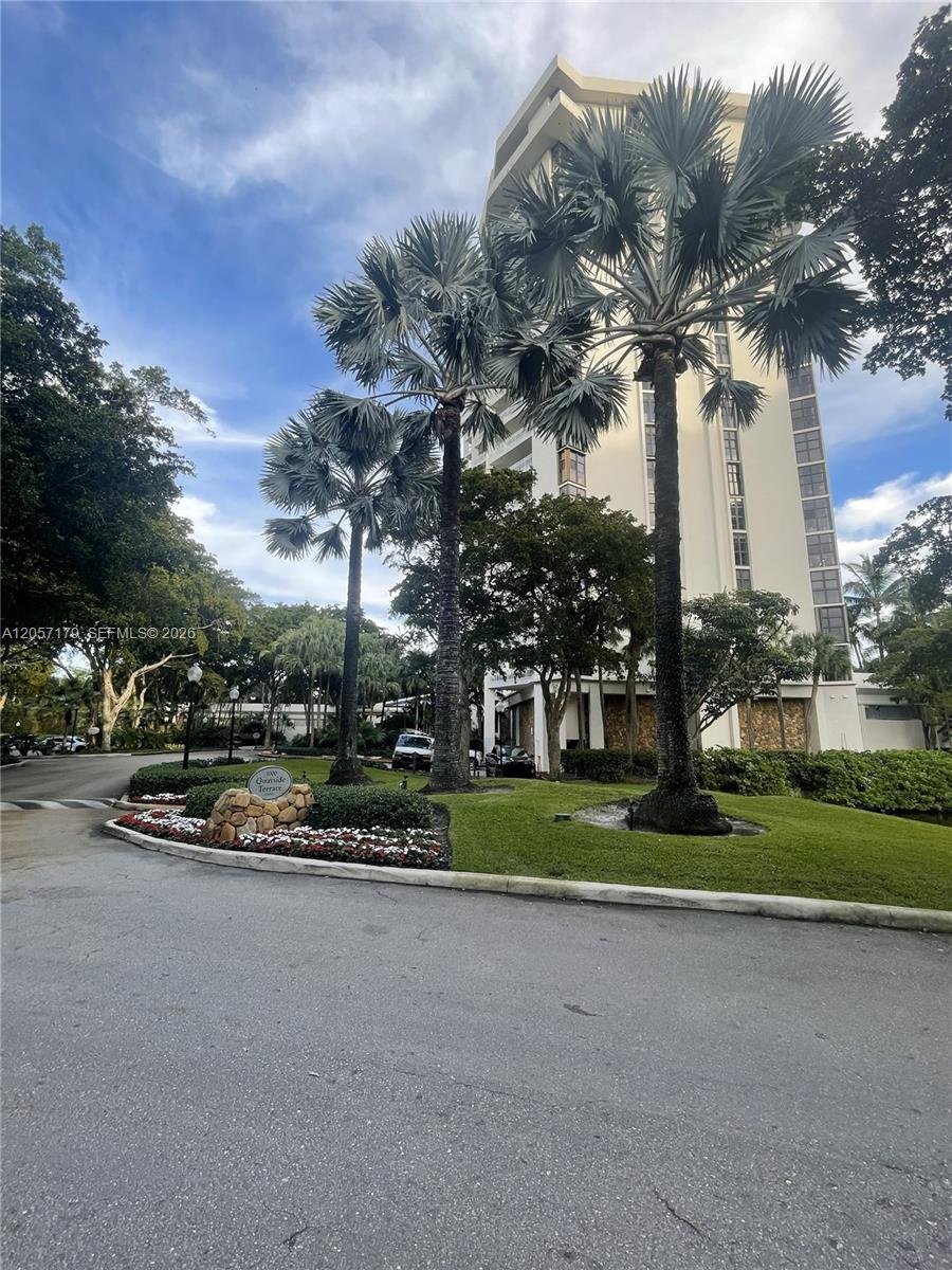 1000 Quayside Ter # 1807, Miami FL 33138