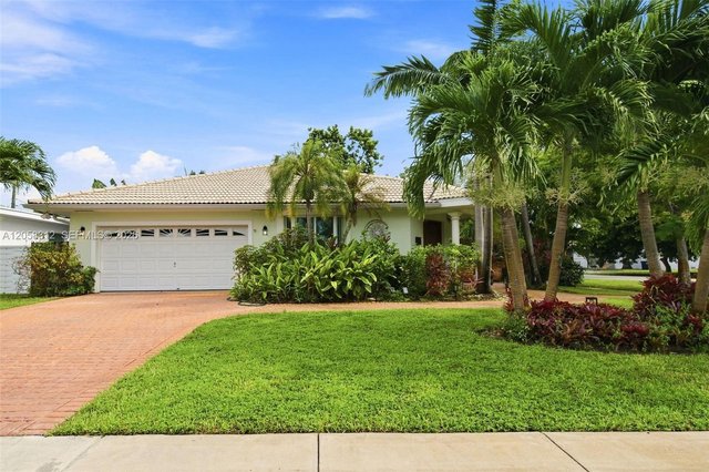 701 Westward Dr, Miami Springs FL 33166