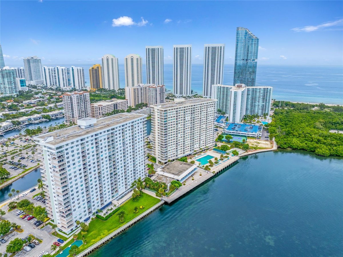 300 Bayview Dr # 202, Sunny Isles Beach FL 33160