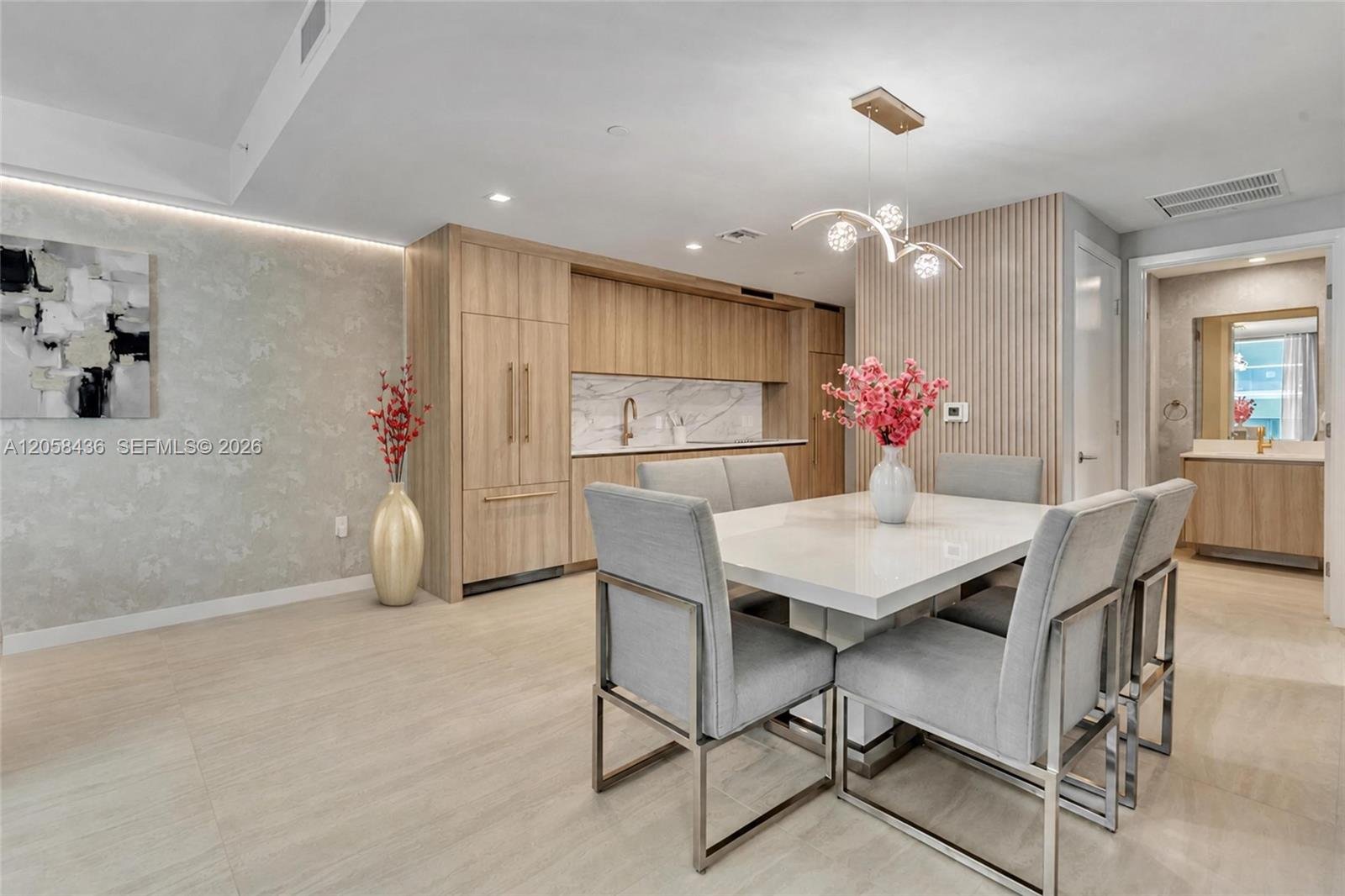 77 SE 5th St # 2006, Miami FL 33131
