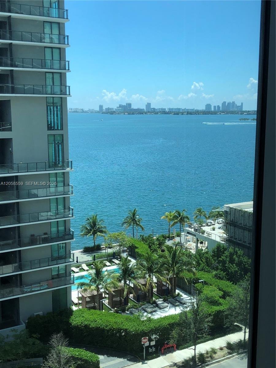 650 NE 32nd St # 908, Miami FL 33137