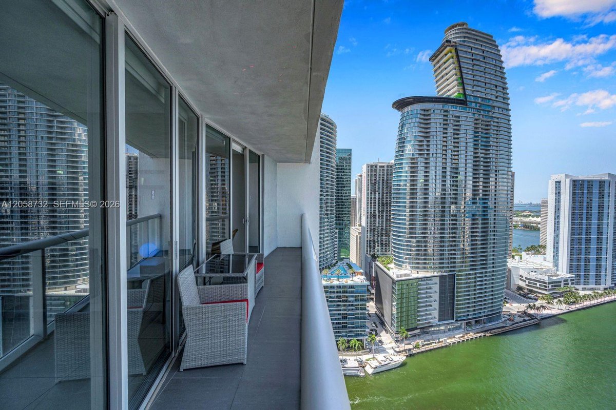 485 Brickell Ave # 3401, Miami FL 33131
