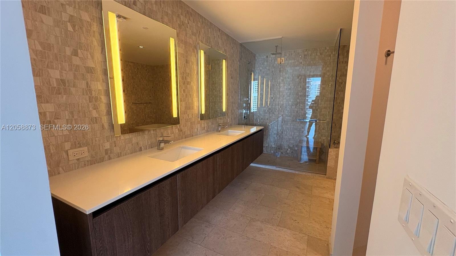 88 SW 7th St # 2603, Miami FL 33130