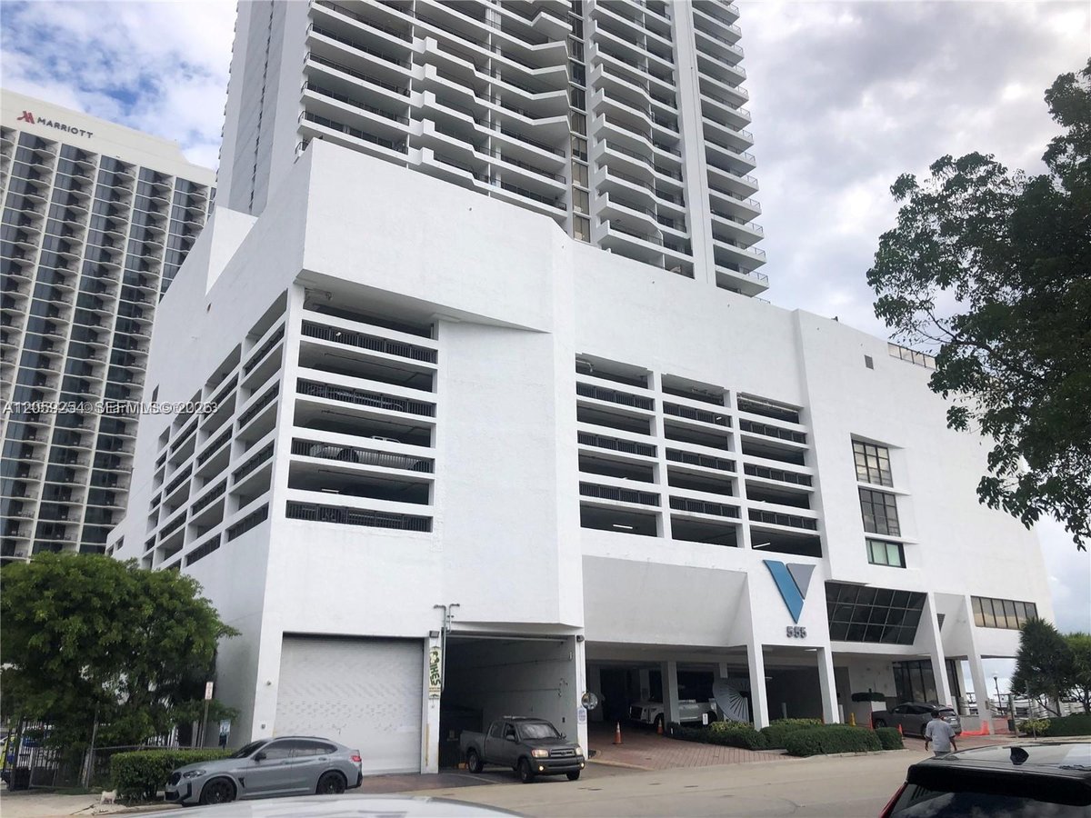 555 NE 15th St # 20E, Miami FL 33132