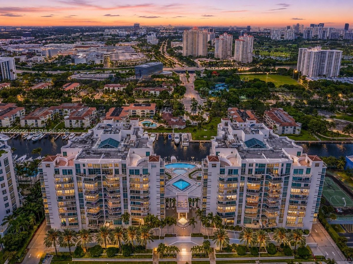 3131 NE 188th St # 910, Aventura FL 33180