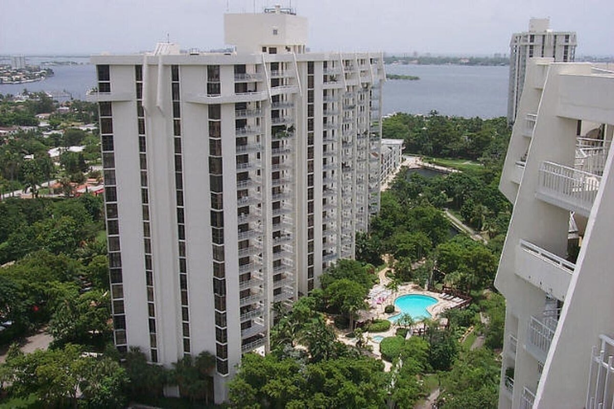 1000 Quayside Terrace # 408, Miami FL 33138