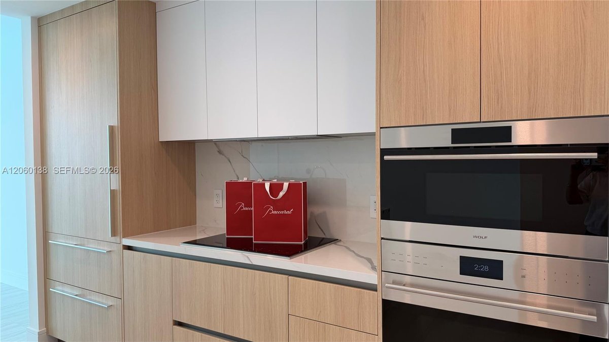 2411 Laguna Circle # 1510, North Miami FL 33181