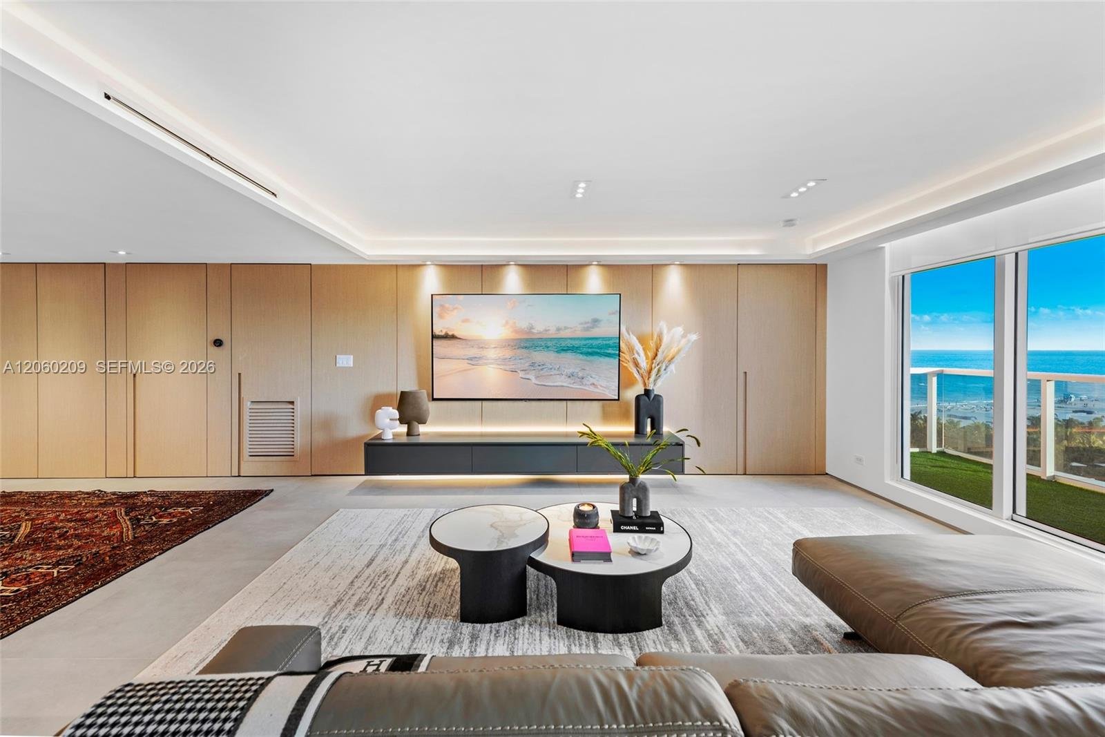 2301 Collins Ave, Miami Beach FL 33139
