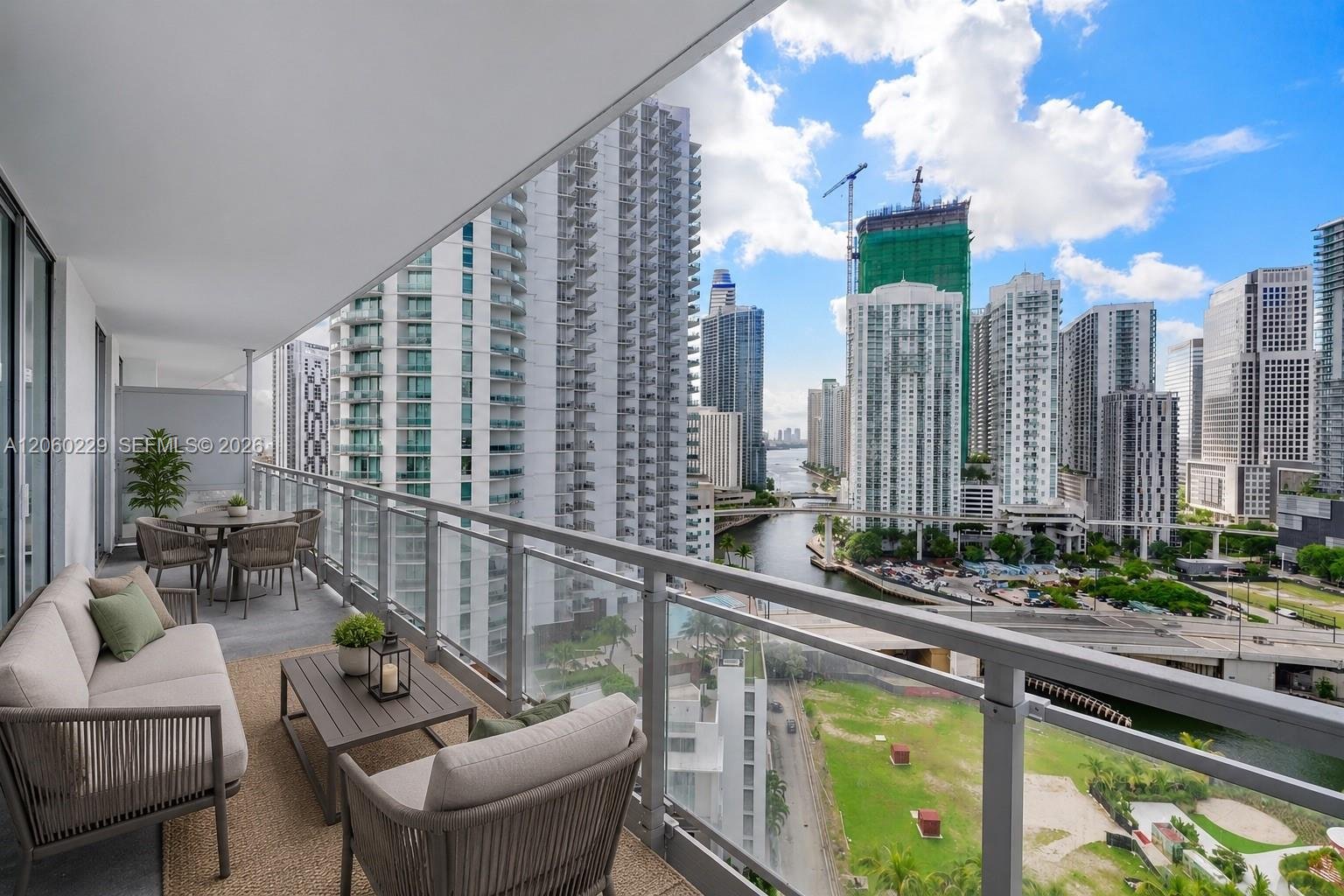 90 SW 3rd St # 2001, Miami FL 33130