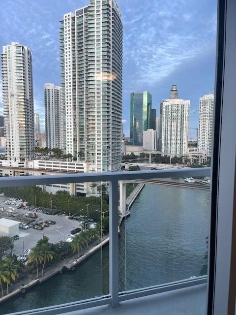 185 SW 7th St # 1605, Miami FL 33130