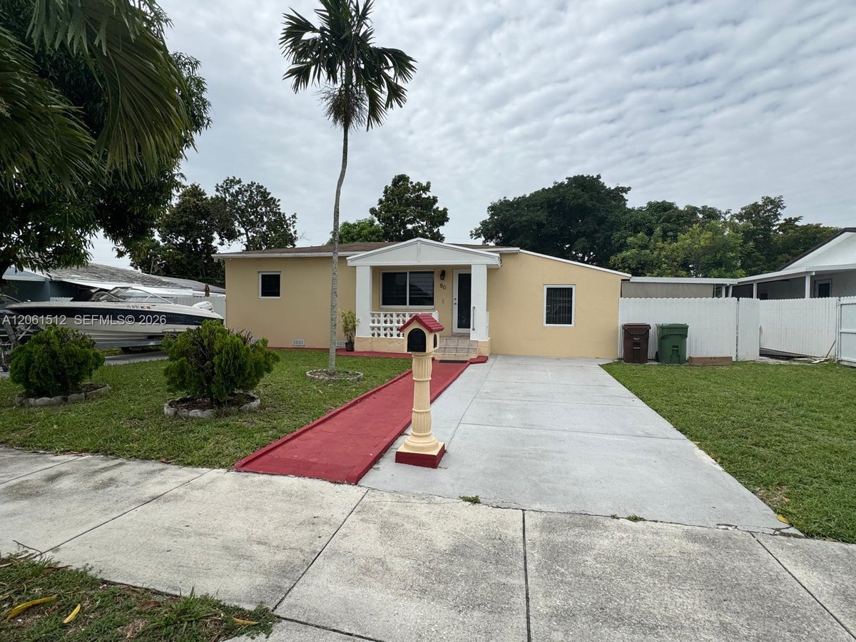 80 W 56th St, Hialeah FL 33012