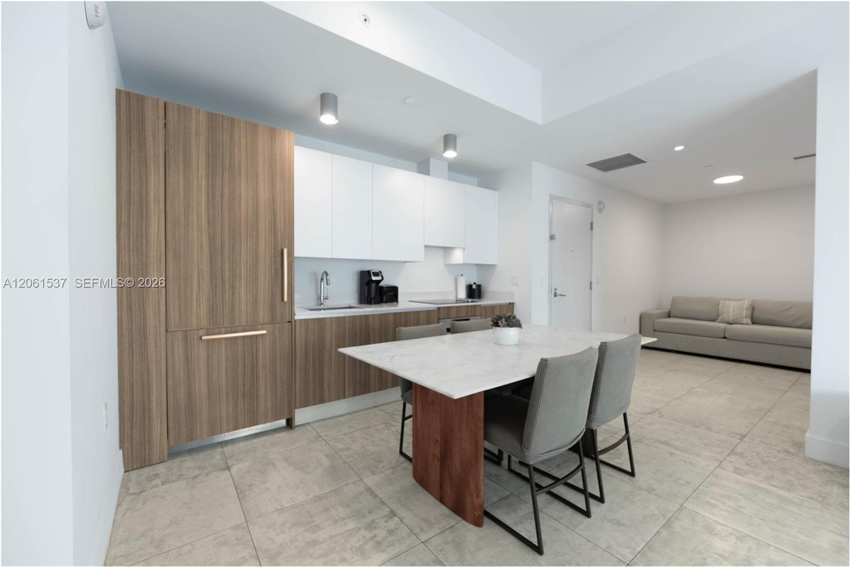 239 SW 9th St # 2103, Miami FL 33130