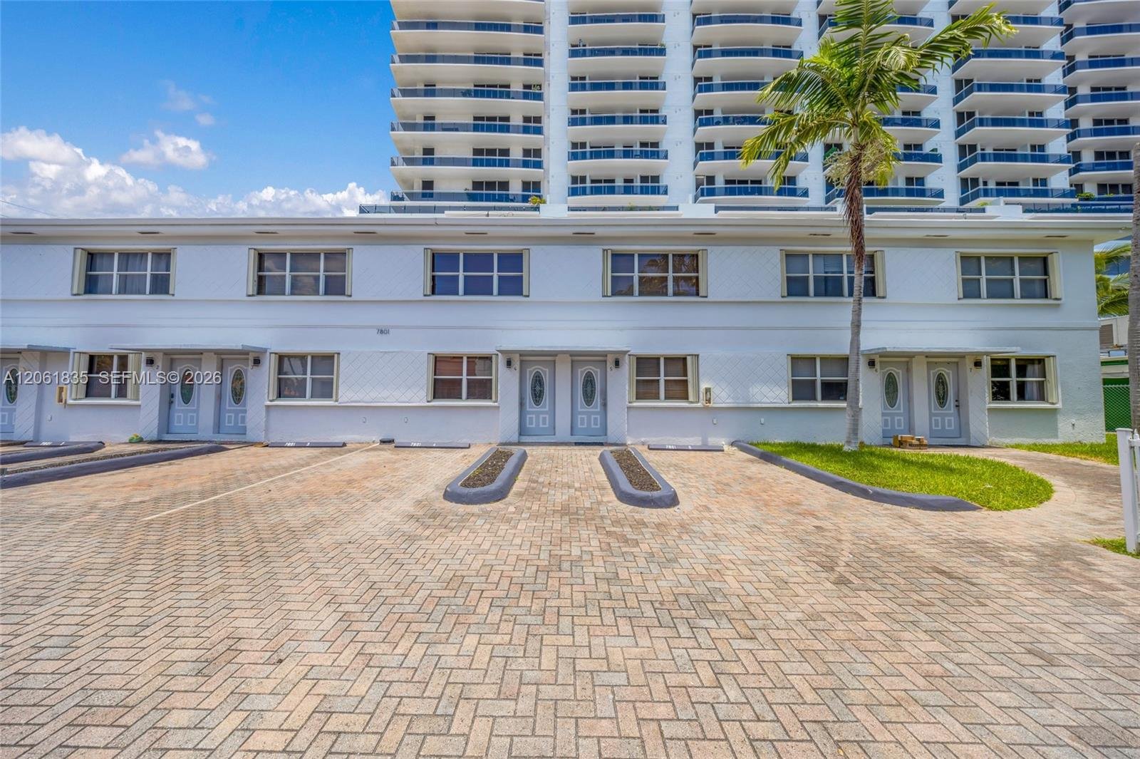 7801 HISPANOLA AV # 4, North Bay Village FL 33141