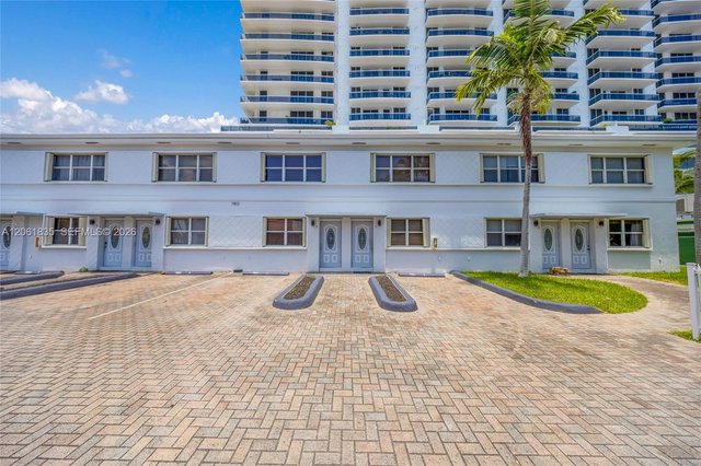 7801 HISPANOLA AV # 4, North Bay Village FL 33141