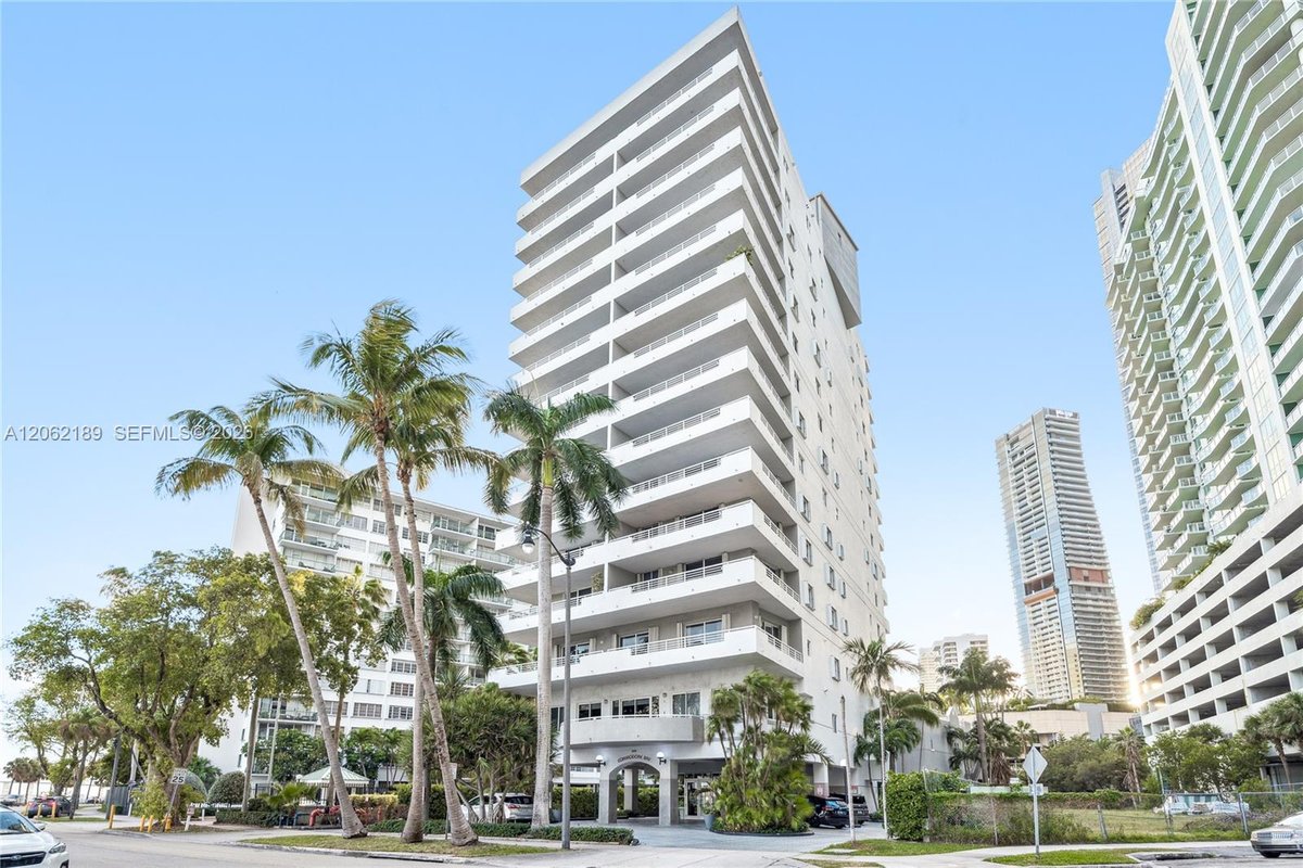 1402 Brickell Bay Dr # 1601, Miami FL 33131