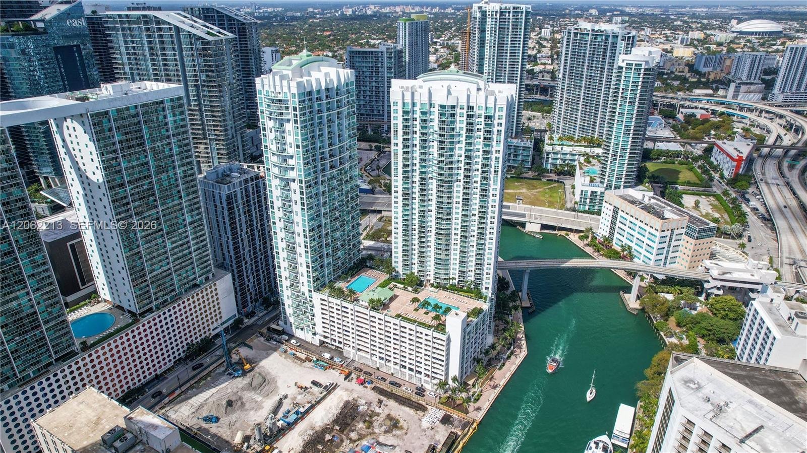 41 SE 5th St # 906, Miami FL 33131