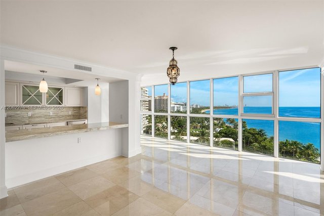 600 Grapetree Dr, Key Biscayne FL 33149