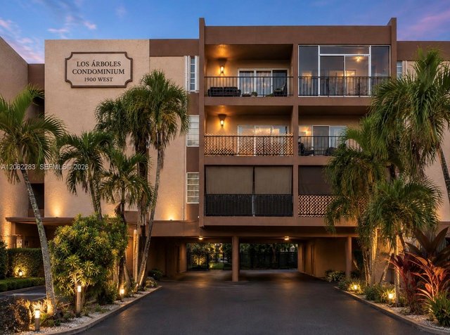 1900 W 68th St # B203, Hialeah FL 33014