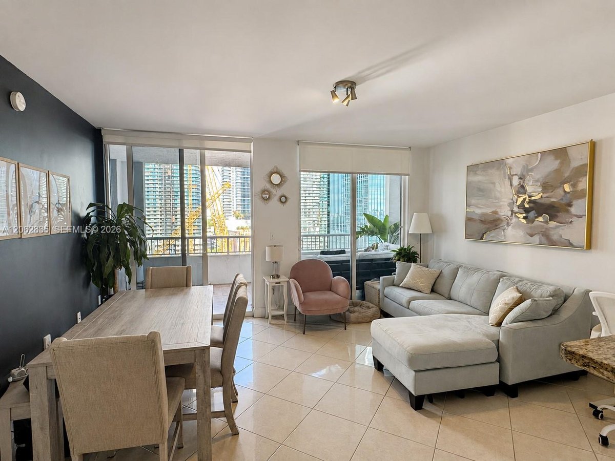 170 SE 14th St # 2007, Miami FL 33131