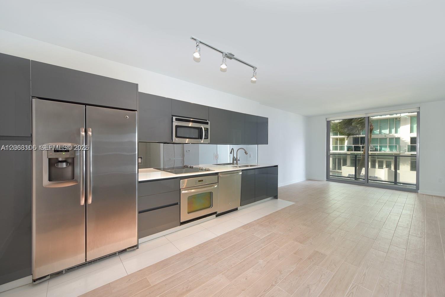 31 SE 6th St # 406, Miami FL 33131