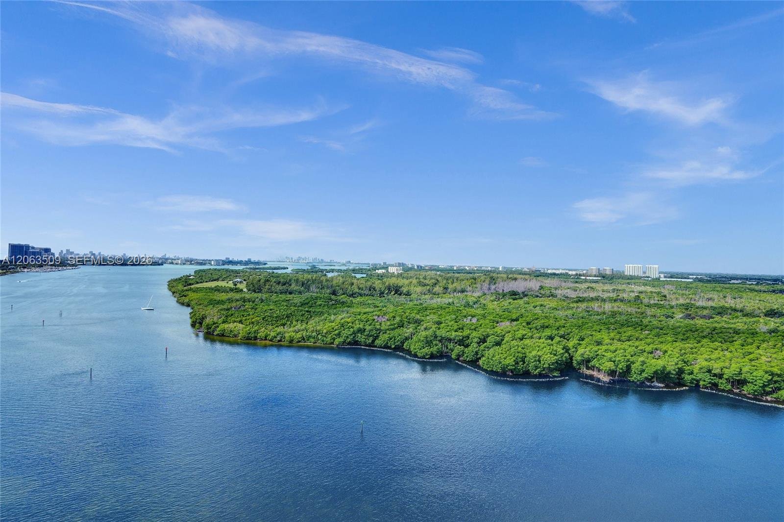 500 Bayview Dr, Sunny Isles Beach FL 33160