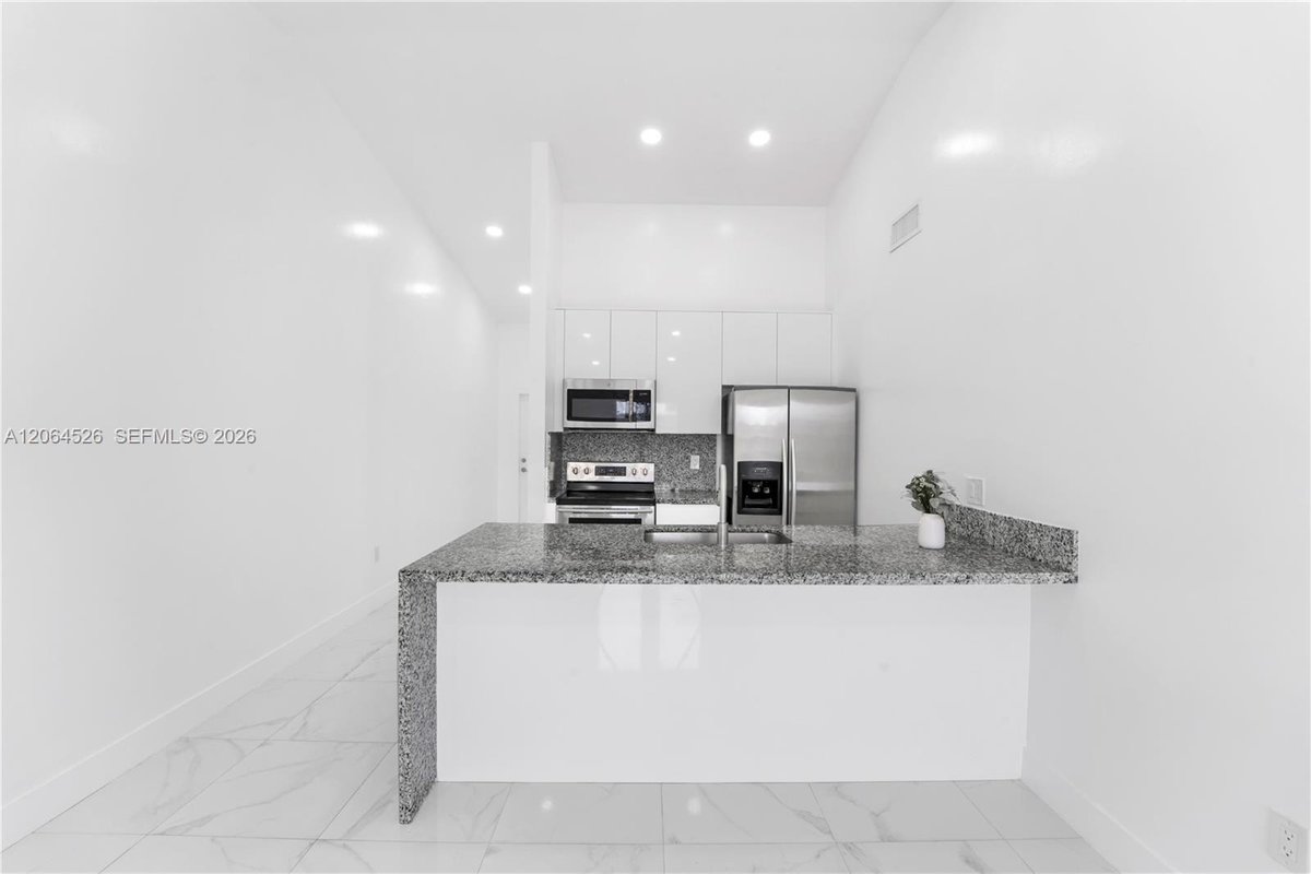 6742 NW 188th Ter # 6742, Hialeah FL 33015