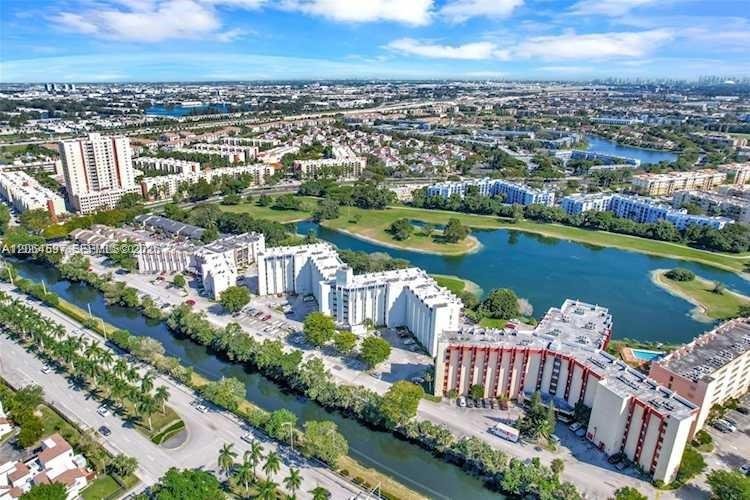 9682 Fontainebleau Blvd # 608, Miami FL 33172