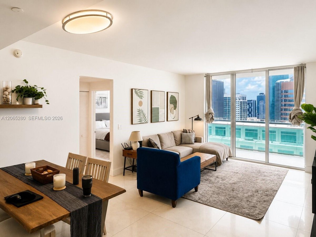 950 Brickell Bay Dr # 3904, Miami FL 33131